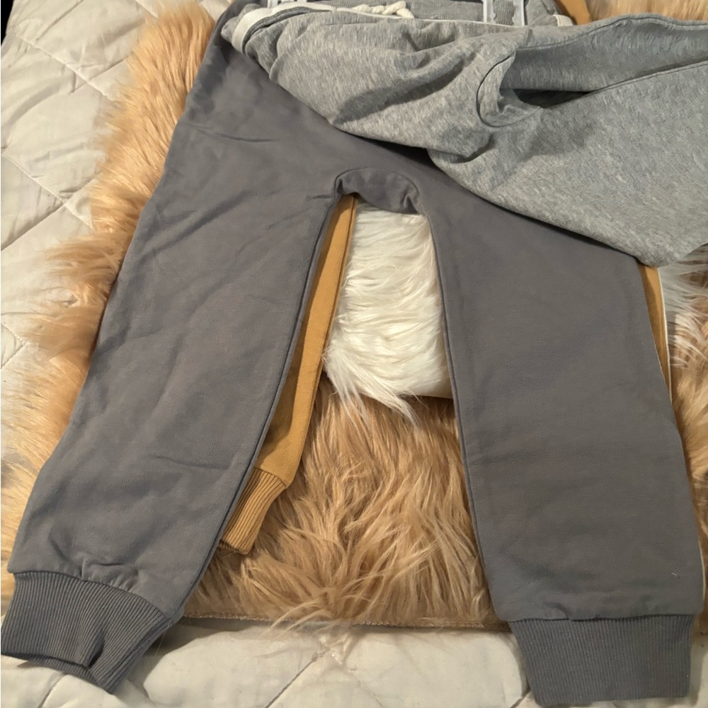 GERBER BOYS 3 PAIRS OF TODDLER SWEAT PANTS. - Picture 3 of 4